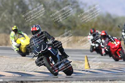 media/Dec-01-2025-Moto Forza (Mon) [[2daa91e15f]]/2-Intermediate Group/Session 3 (Turn 3)/